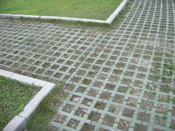 户外100mm厚广场砖的施工工艺