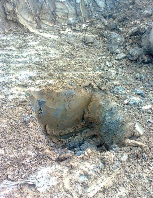 (3)遇到某处有淤泥质土 要彻底挖除,并通知现场监理证明,别小看这么个