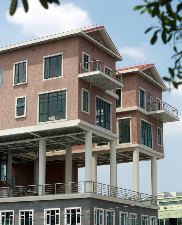 "气死牛顿"-东莞悬空别墅? |学生交流|天工问答